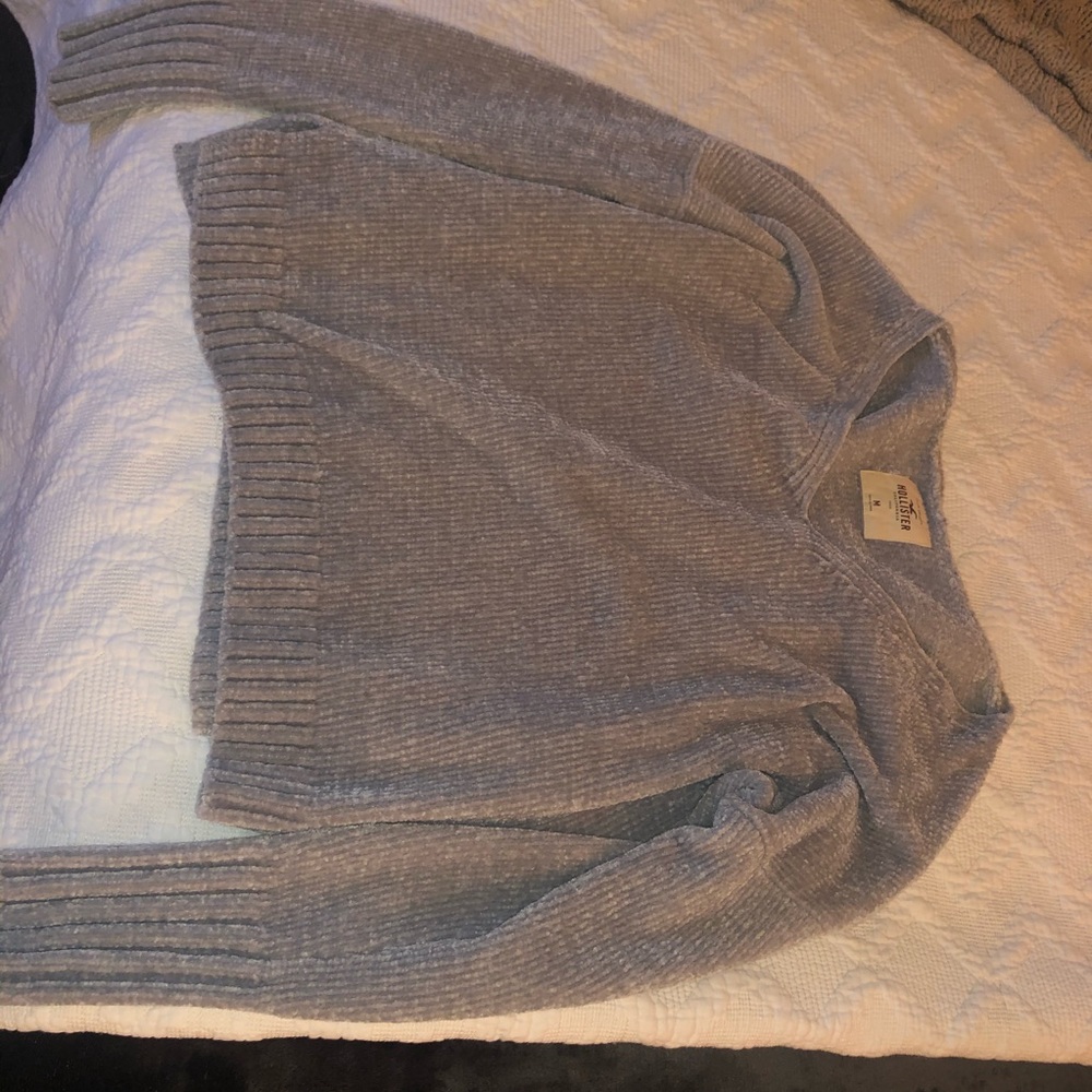 Hollister sweater